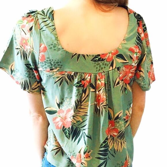 NWT SADIE & SAGE Tropical Print Short Sleeve Top - Picture 5 of 11